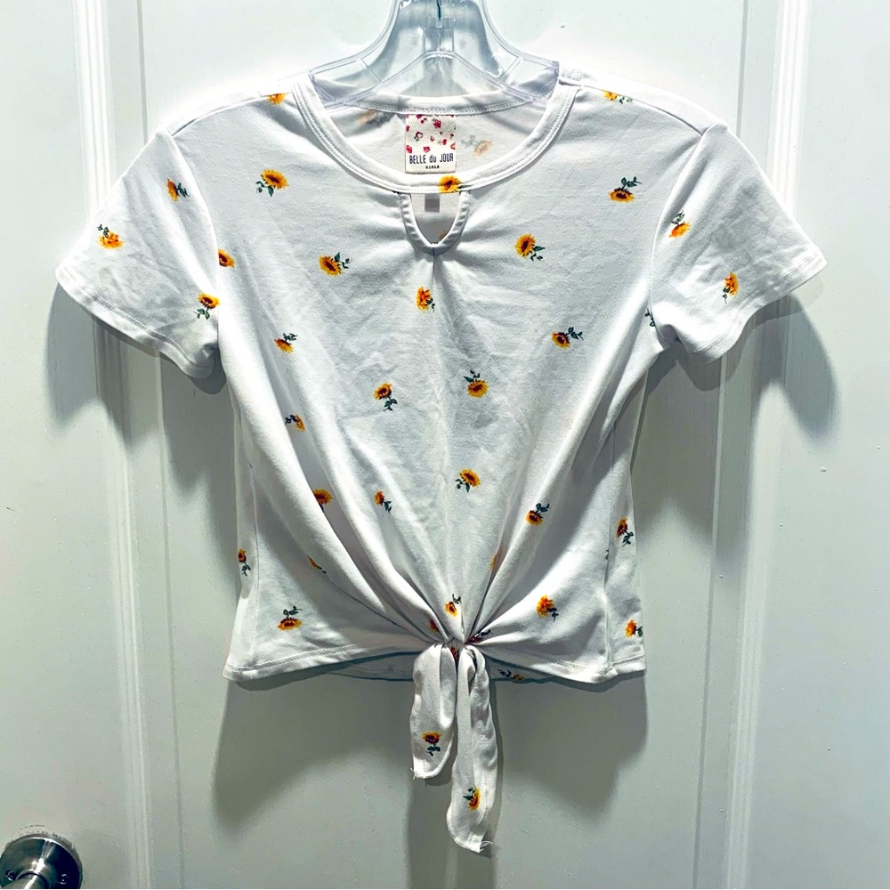 🌻 Soft Sunflower Tie Front Top 🌻